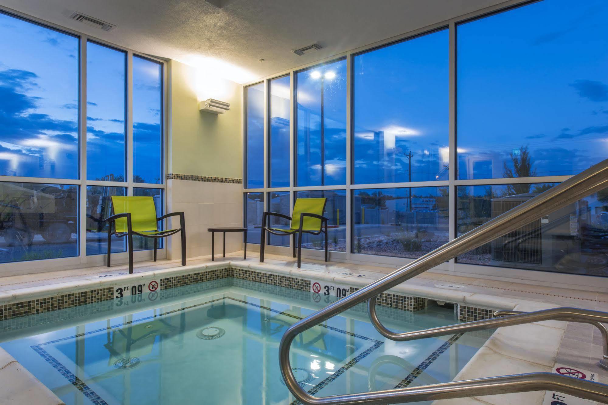 Springhill Suites By Marriott Gallup Exterior photo